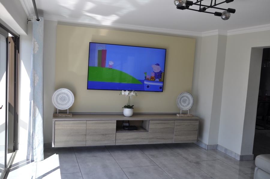 3 Bedroom Property for Sale in La Camargue Private Country Estate North West